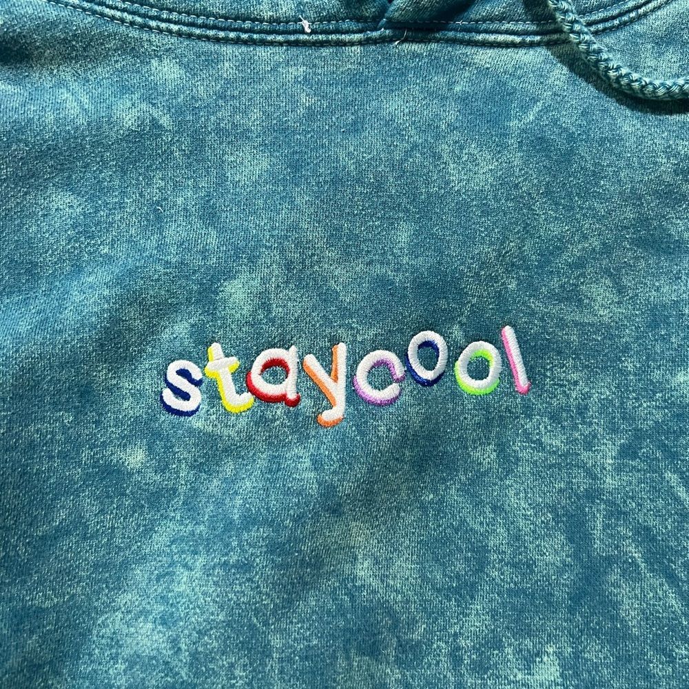 Stay cool NYC Hoodie - Picture 3 of 4